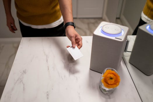 Stembediening combineren met smartphonebediening