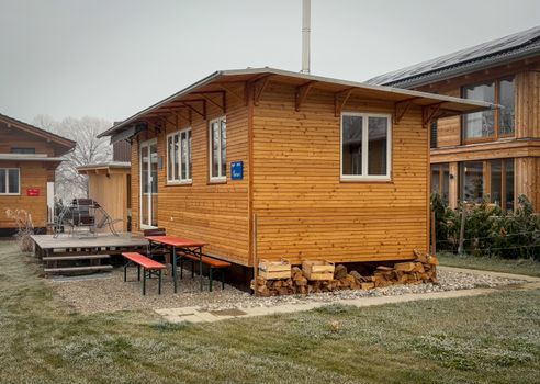 Tiny house bouwen met hergebruikte materialen